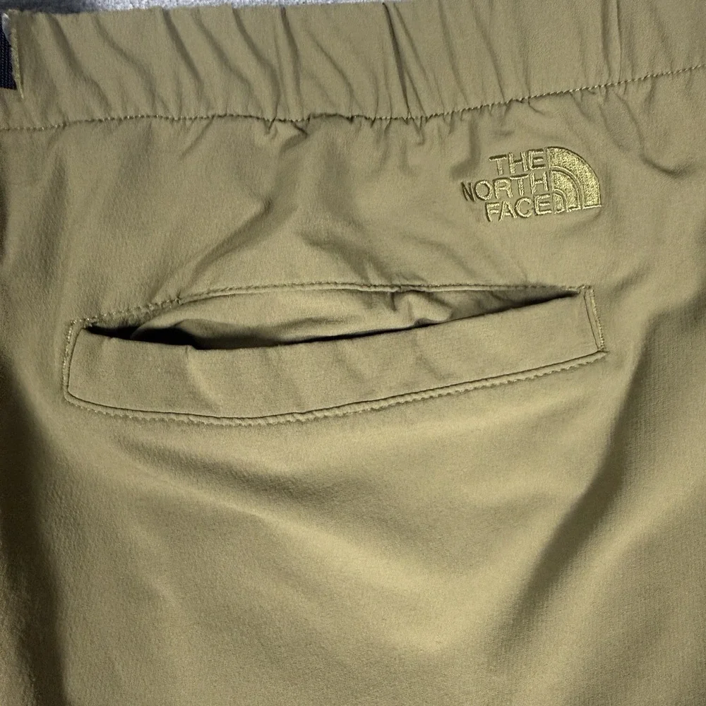 The North Face Class V Belted Pants XXL Khaki Olive Tech Travel Mens Relaxed Fit